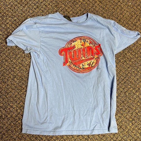 Limited Edition Twins Tshirt - Picture 5 of 5